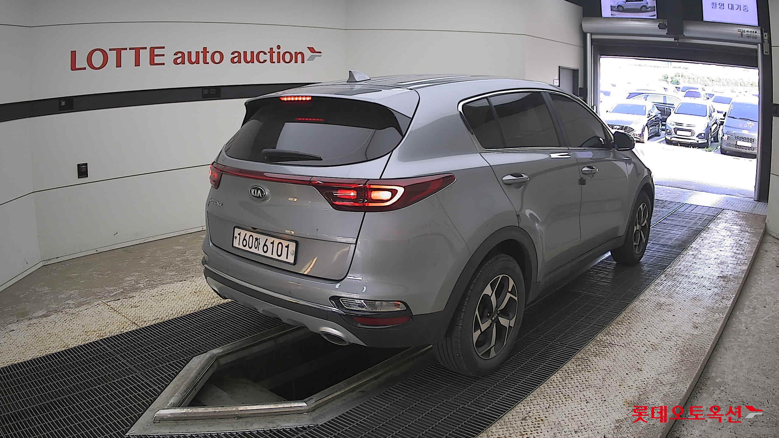 2022 - kia sportage