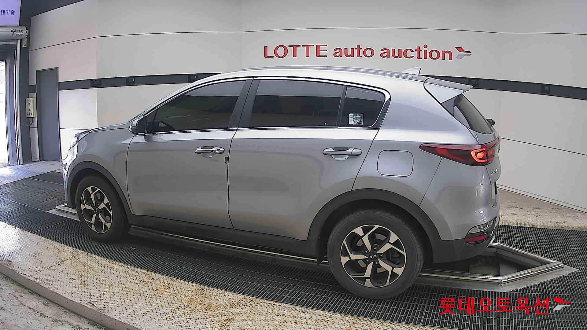 2022 - kia sportage