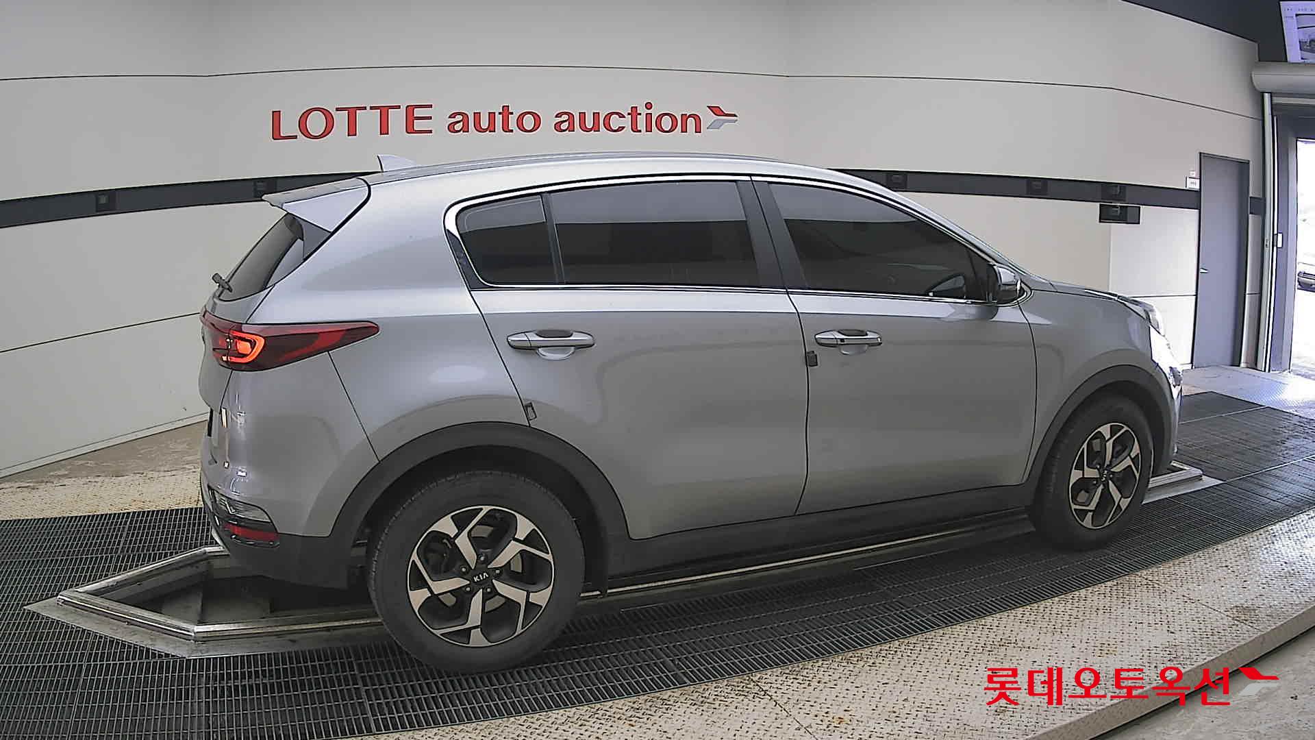 2022 - kia sportage