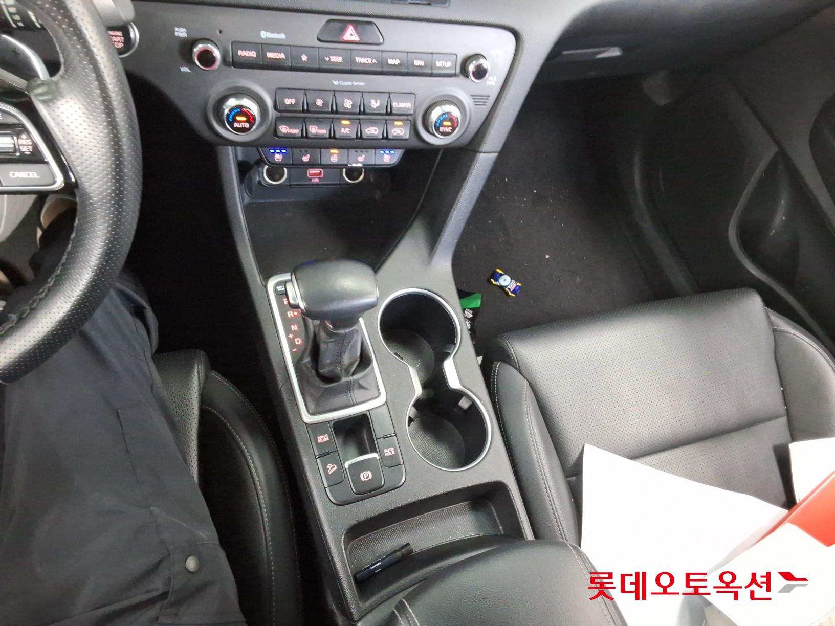 2022 - kia sportage