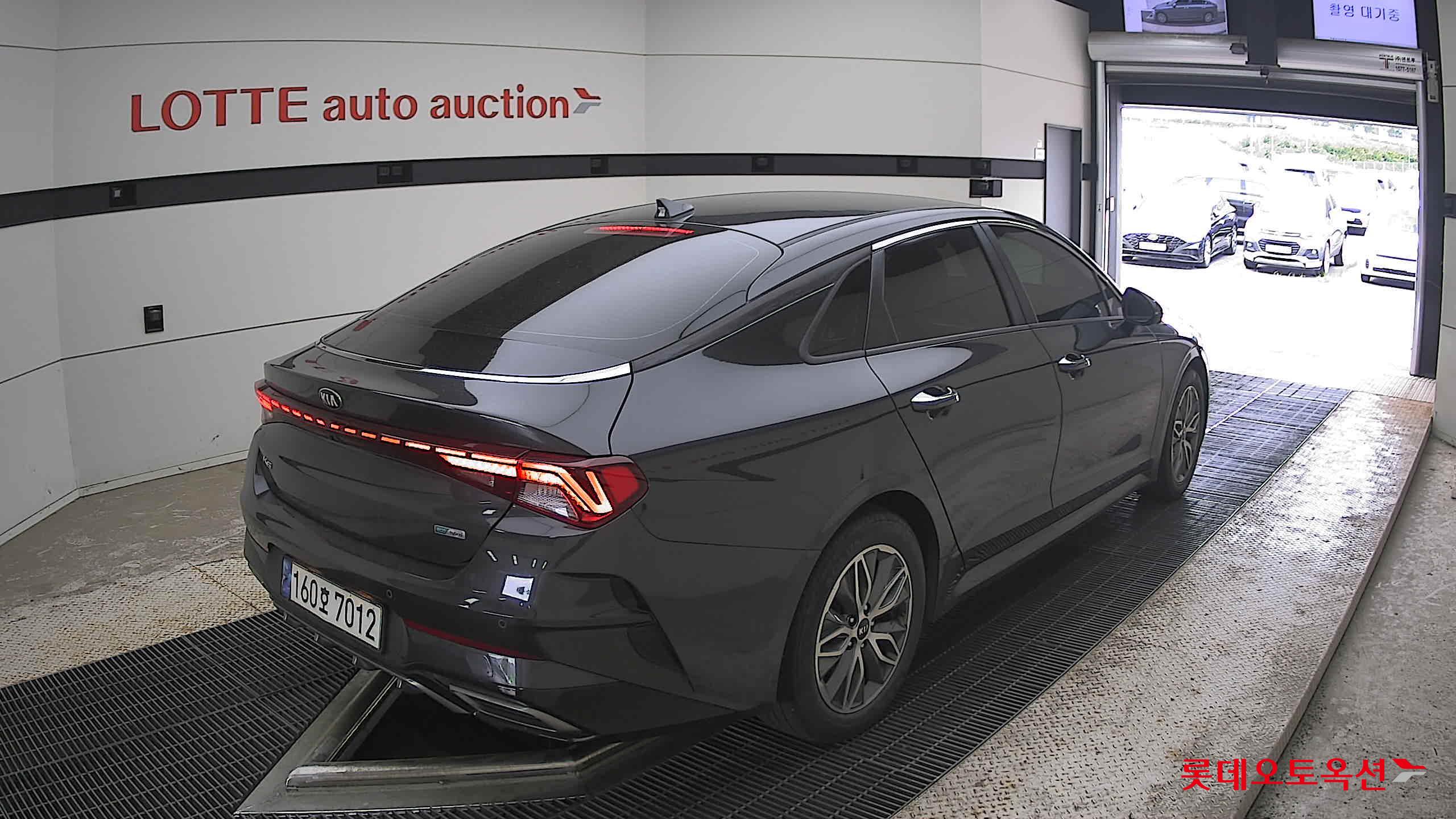 2021 - kia k5
