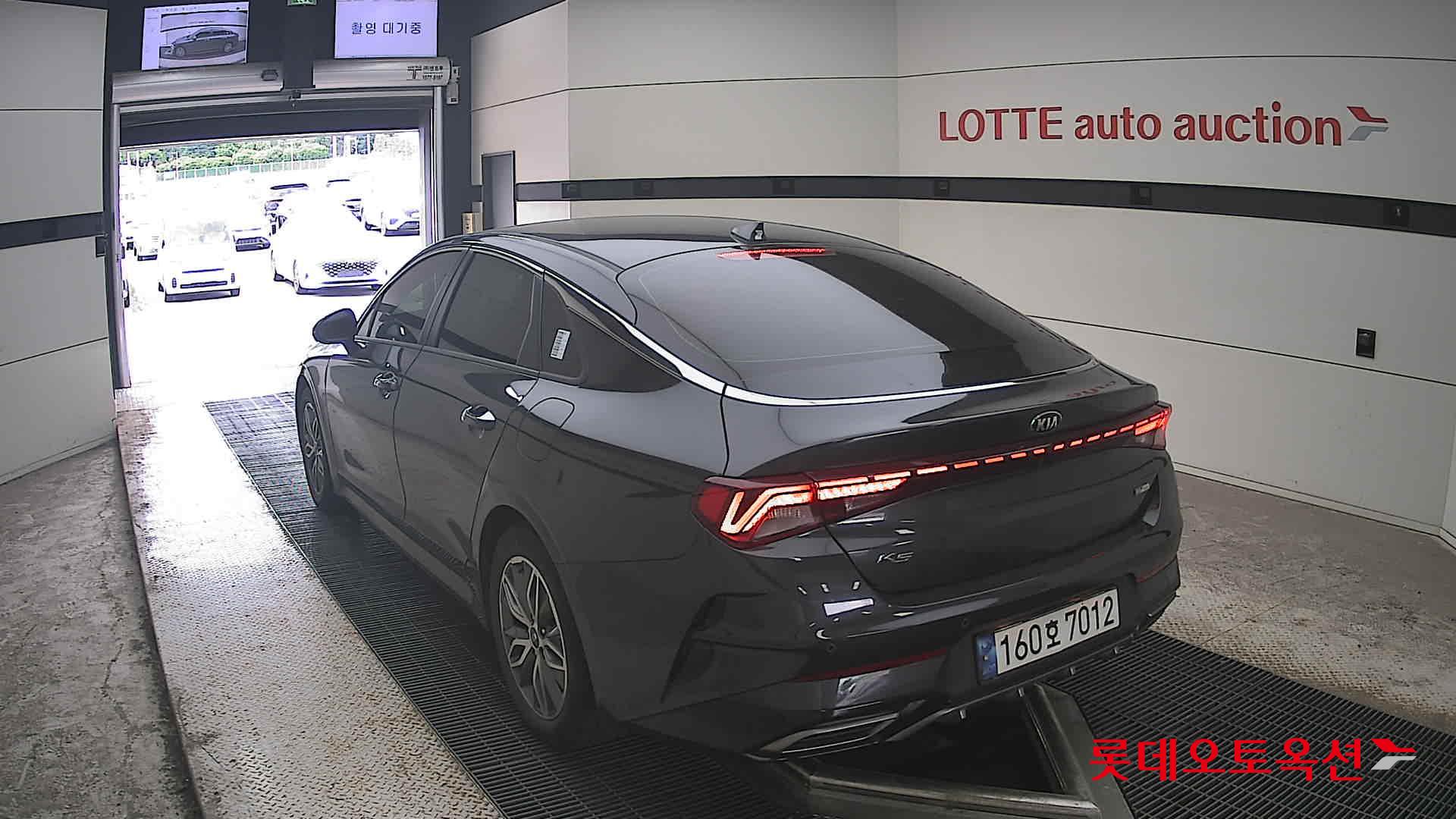 2021 - kia k5
