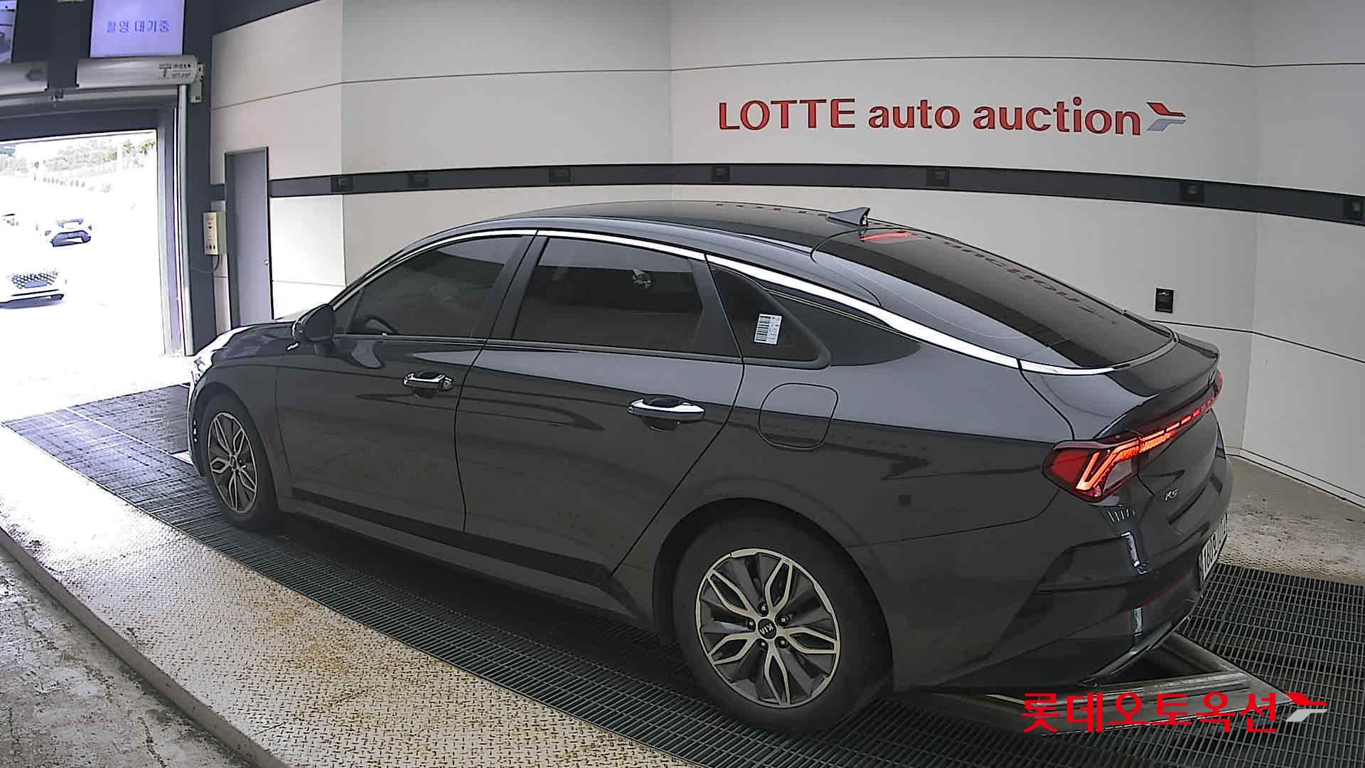 2021 - kia k5