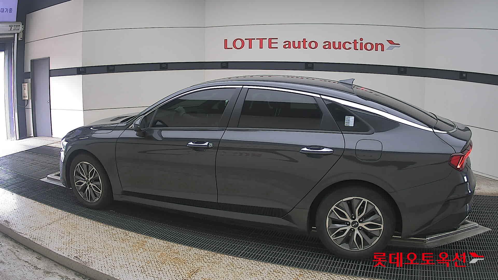 2021 - kia k5