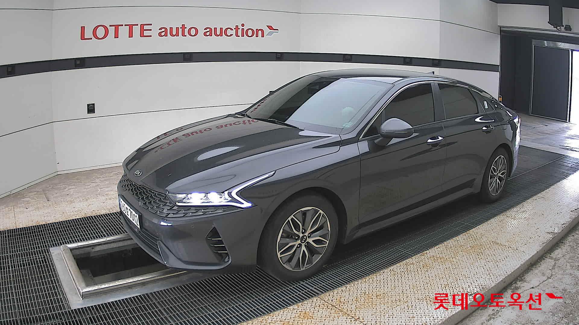 2021 - kia k5