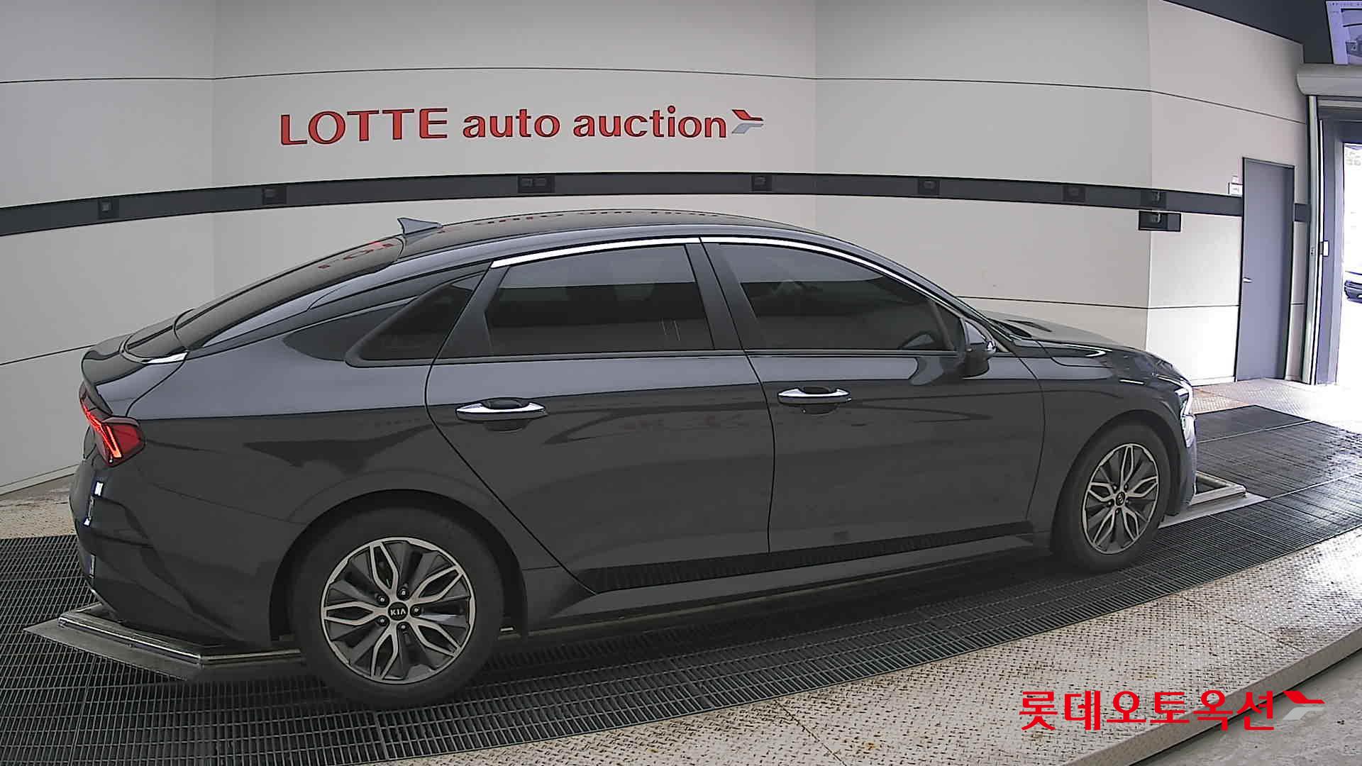 2021 - kia k5