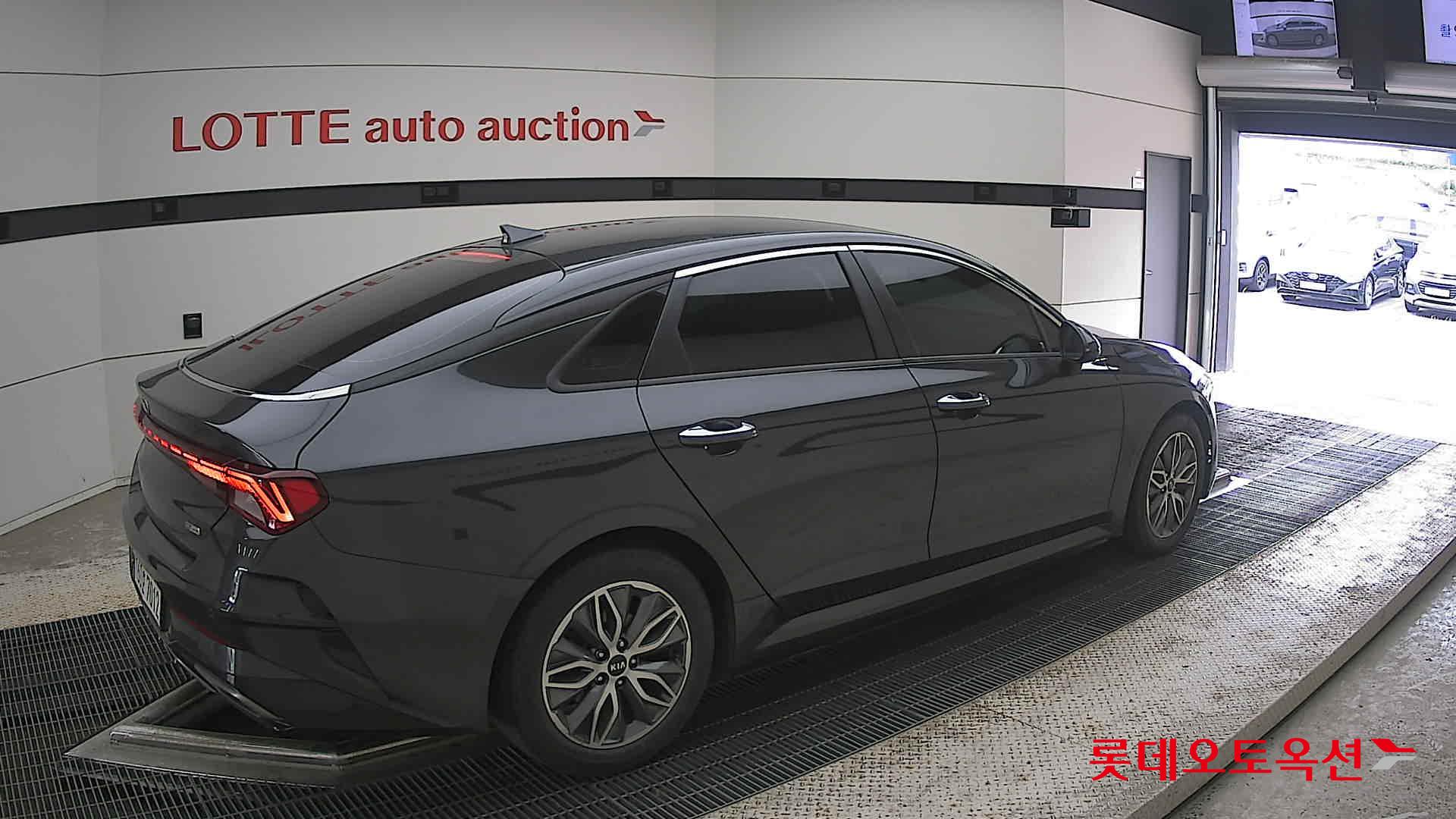 2021 - kia k5