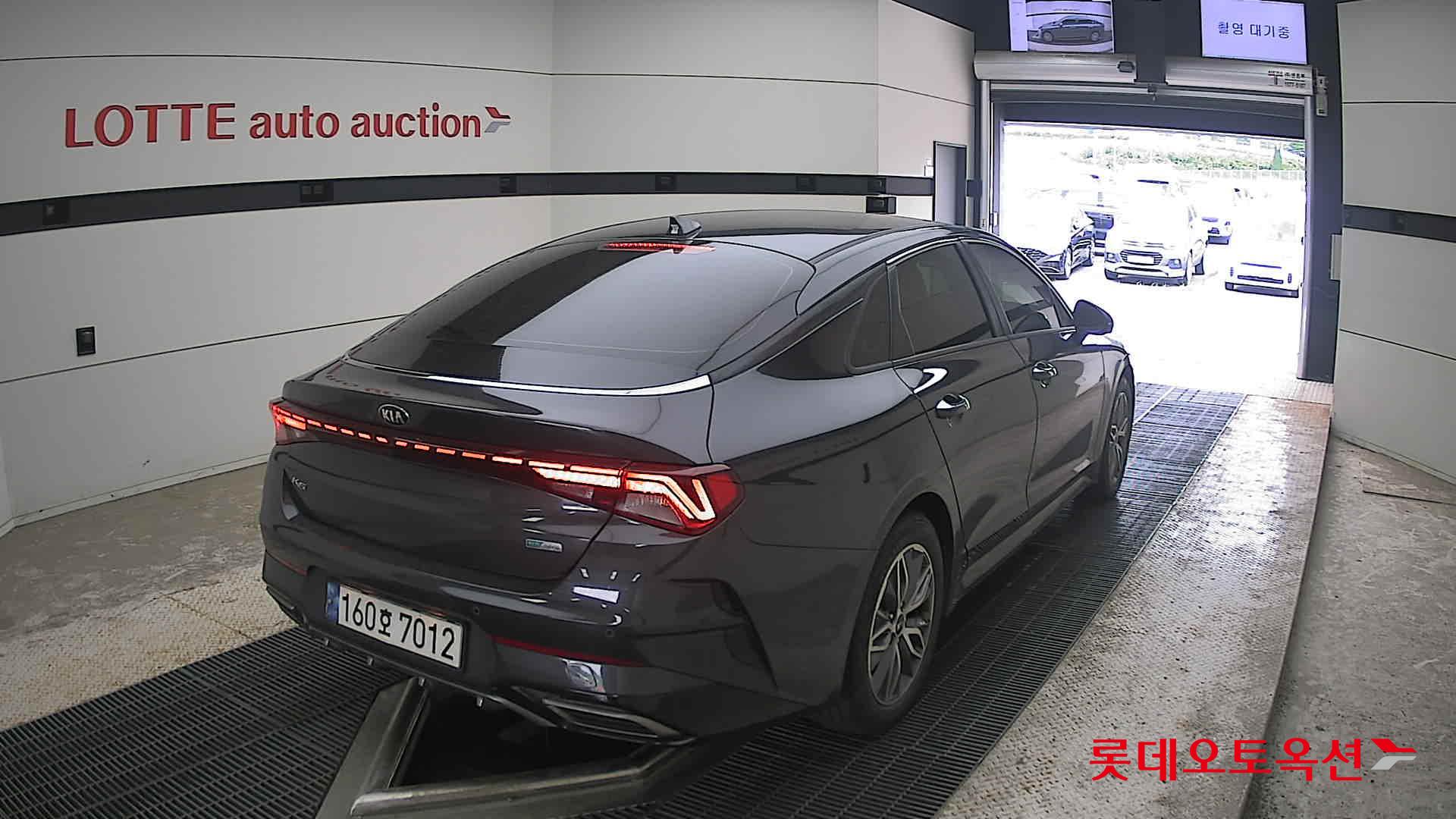 2021 - kia k5
