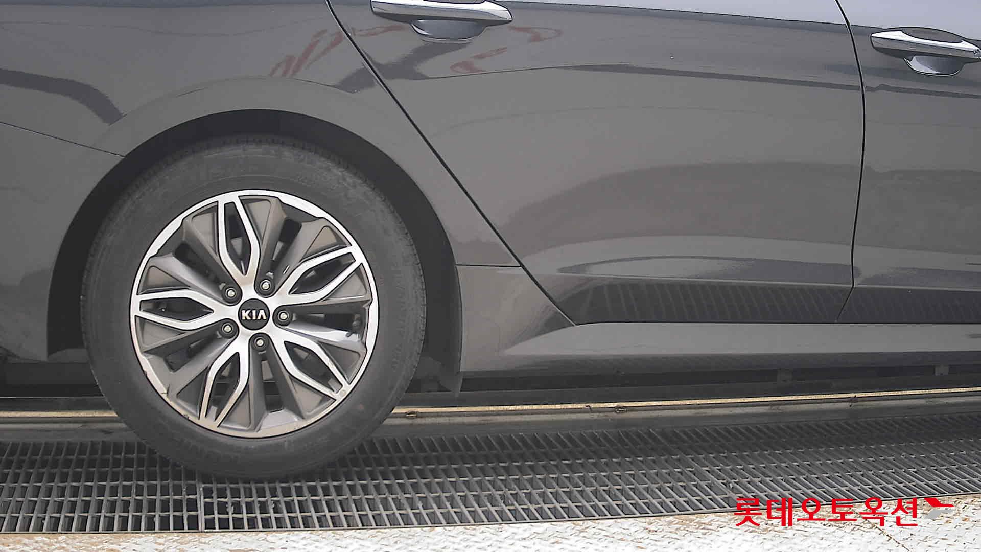 2021 - kia k5