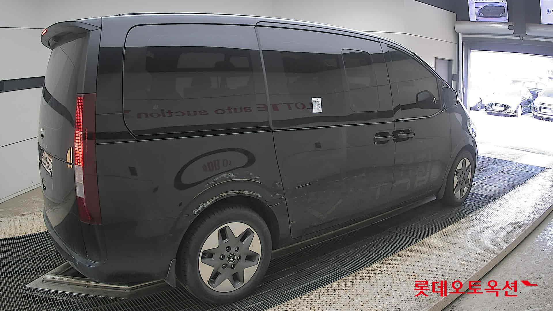 2023 - hyundai staria