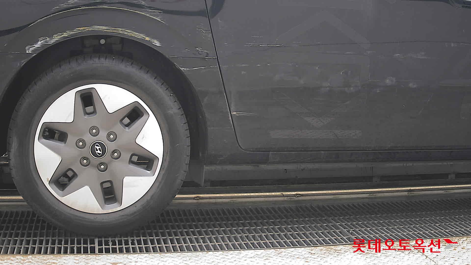 2023 - hyundai staria
