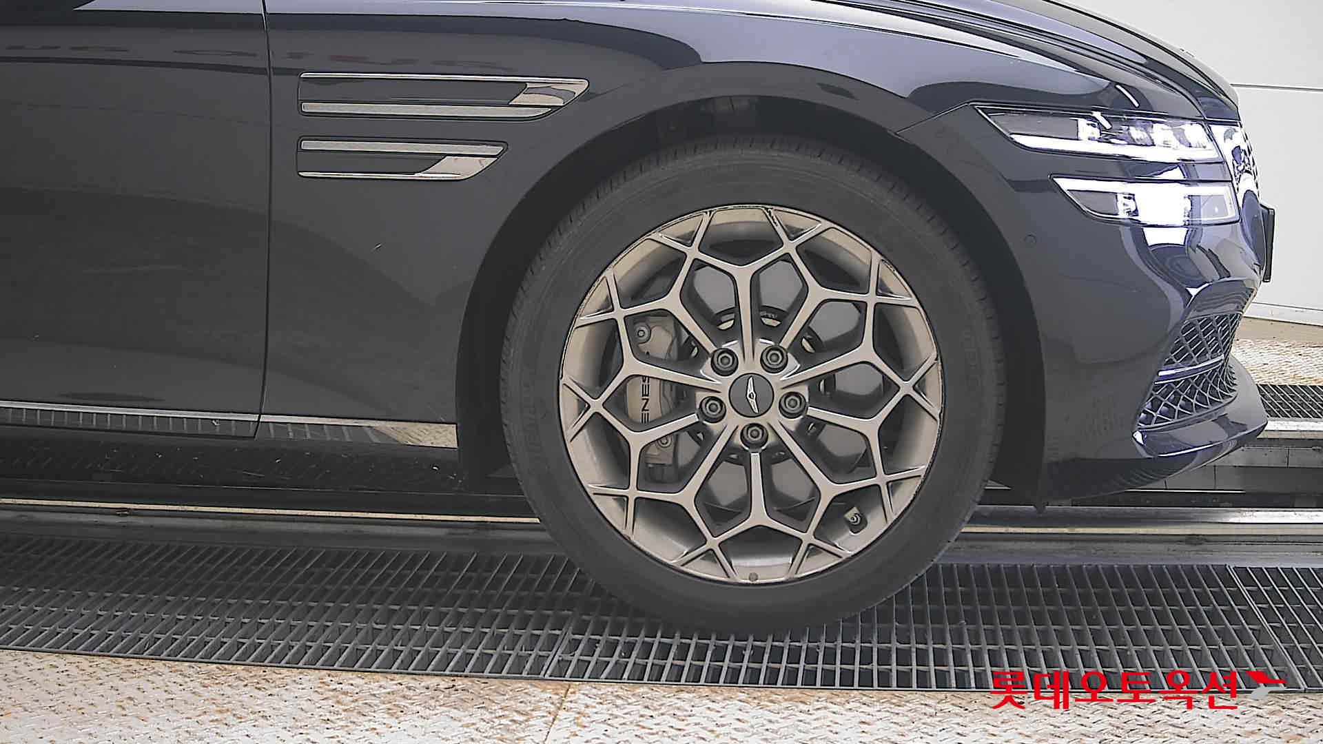 2021 - genesis g80