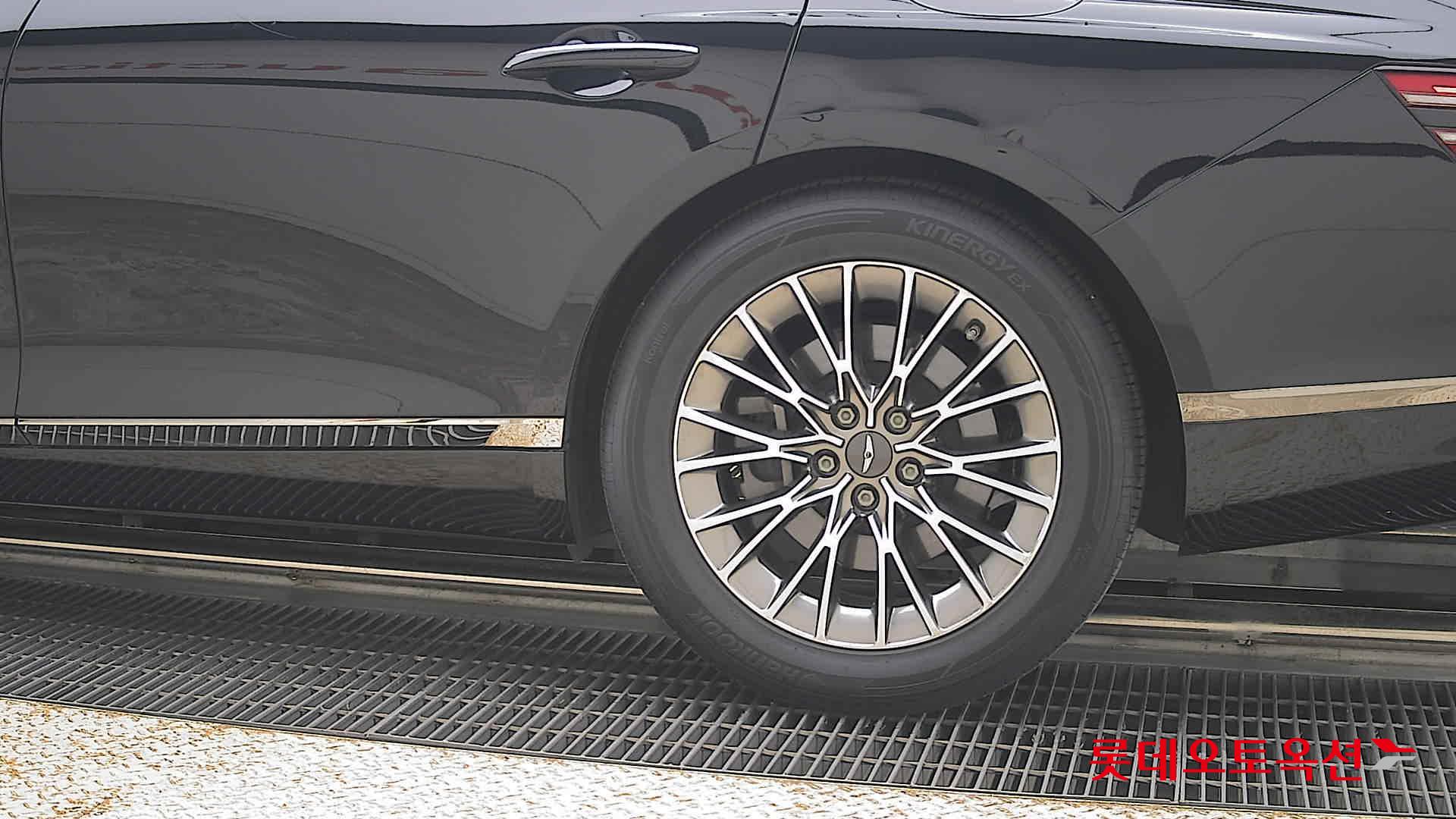 2021 - genesis g80
