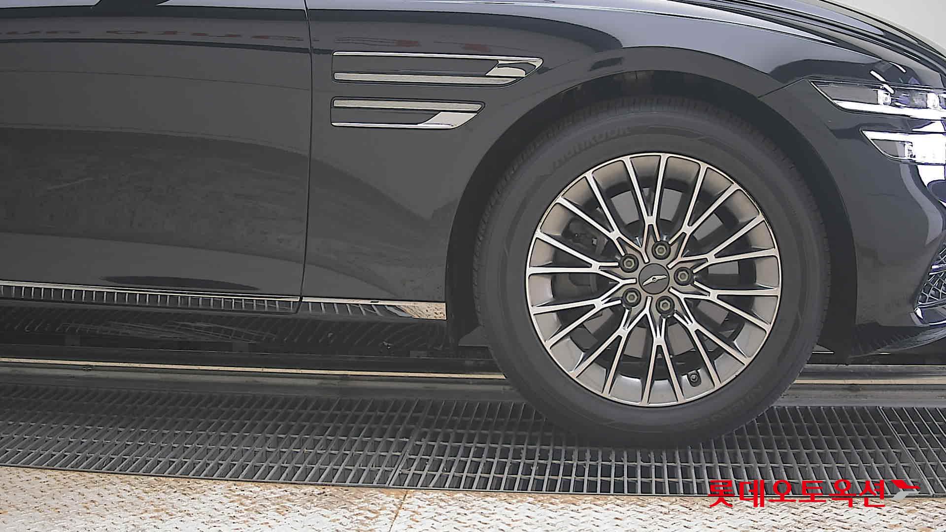 2021 - genesis g80