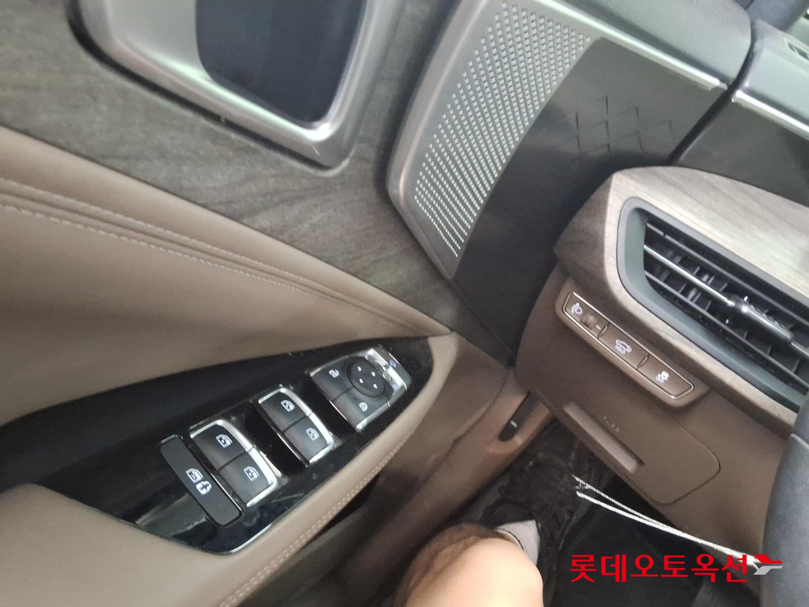 2023 - kia k8