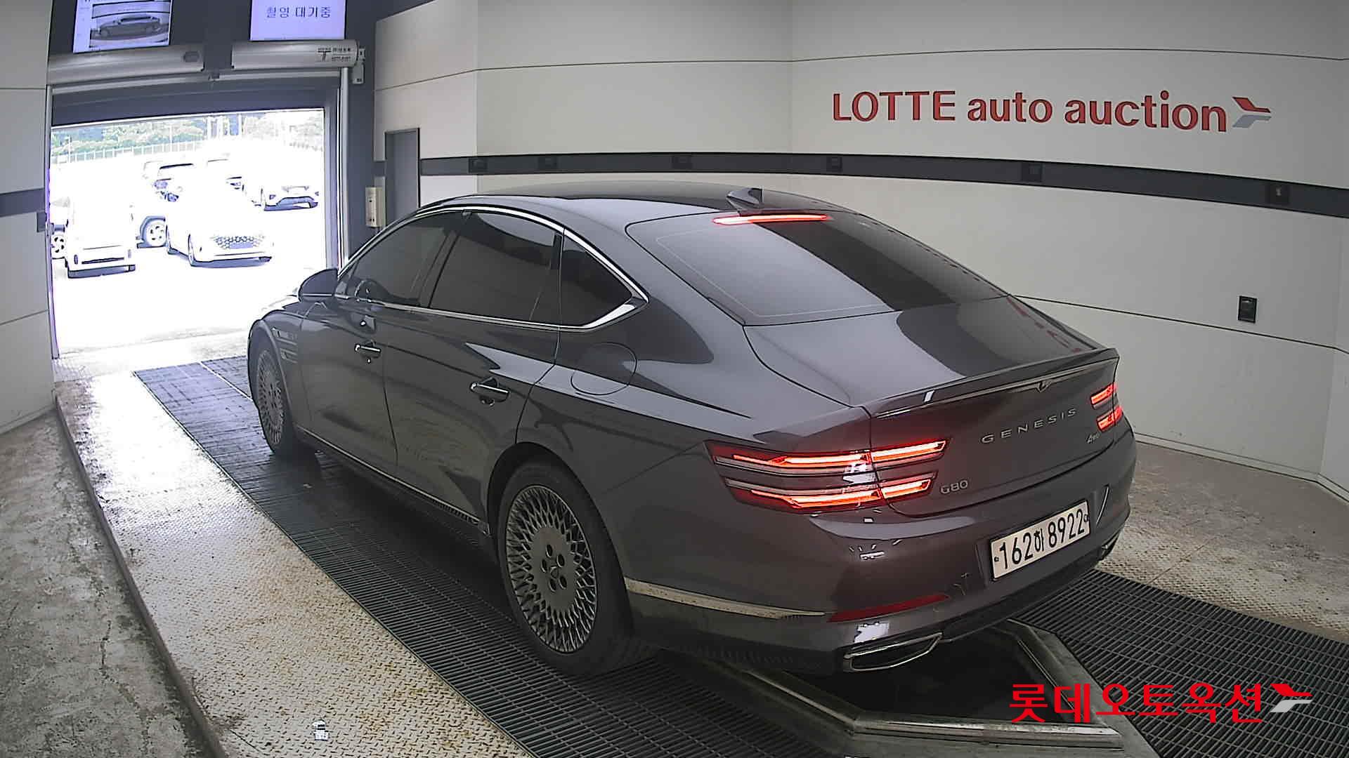 2021 - genesis g80