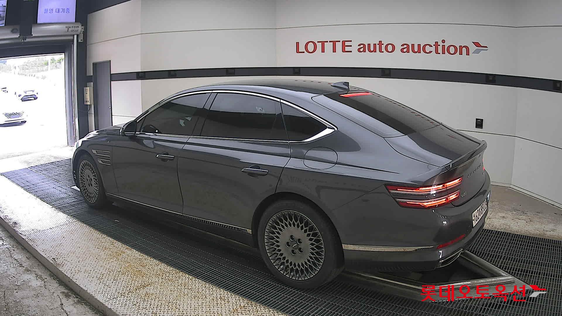 2021 - genesis g80