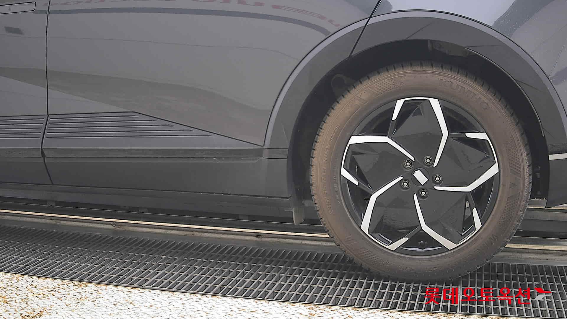 2023 - hyundai ioniq