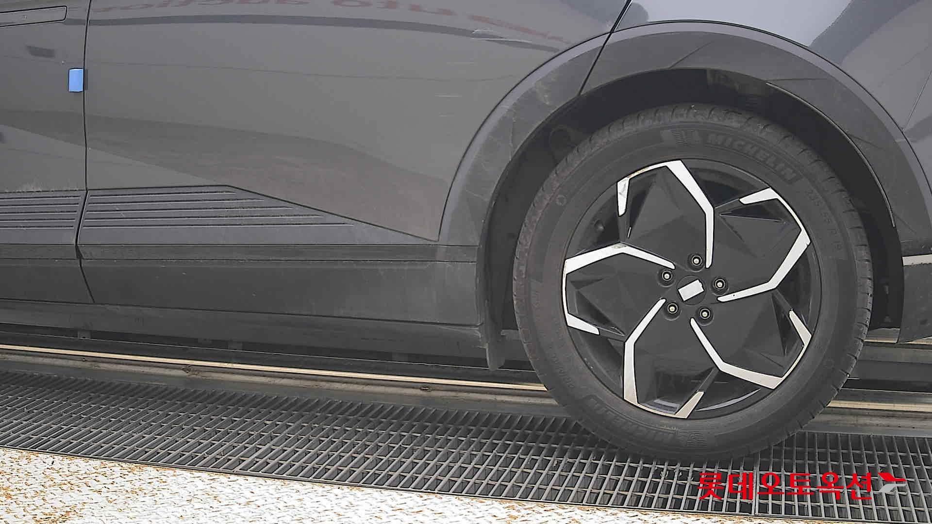 2023 - hyundai ioniq