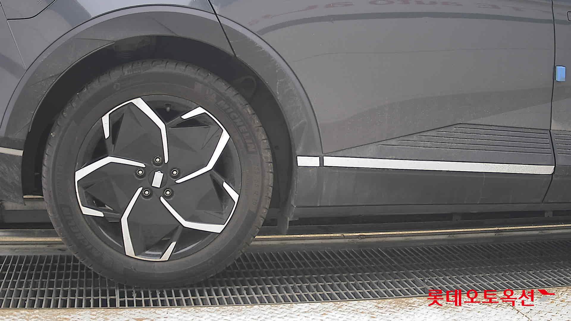 2023 - hyundai ioniq
