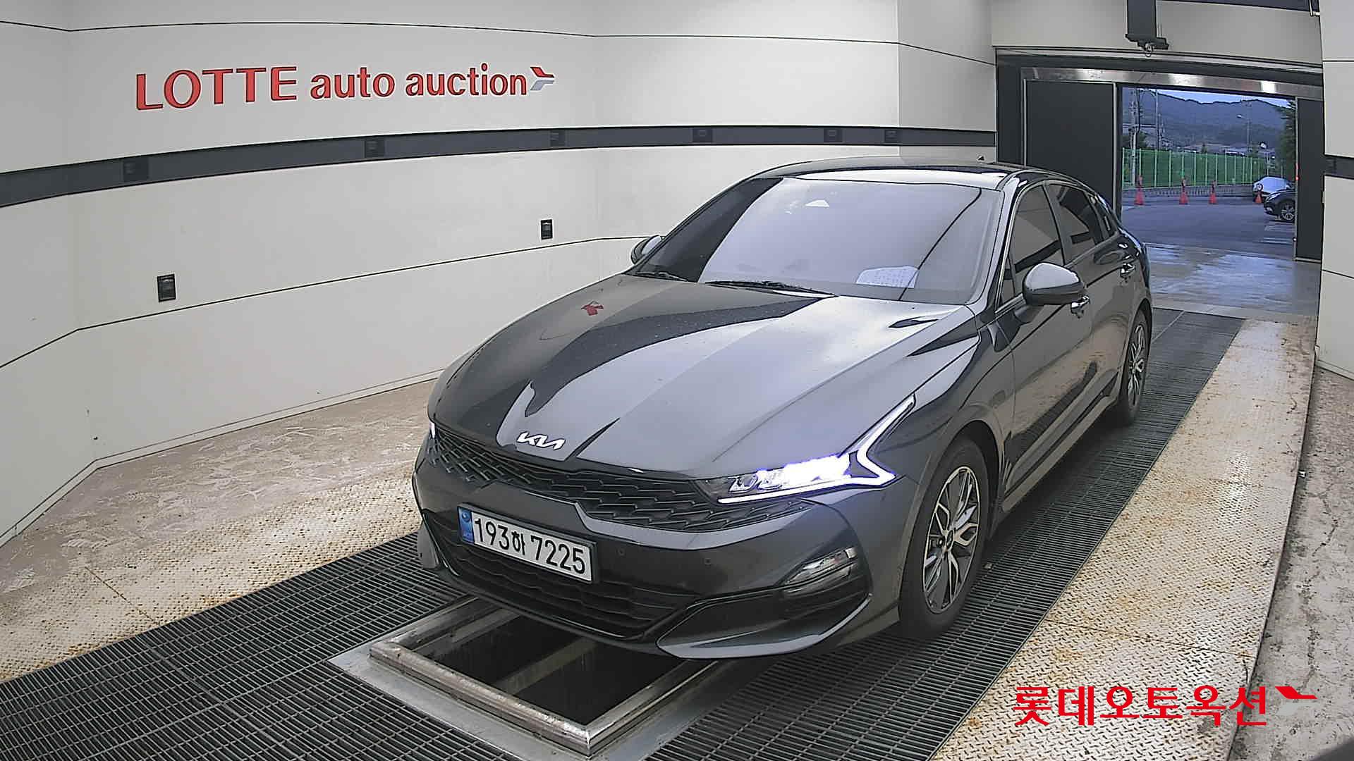 2022 - kia k5