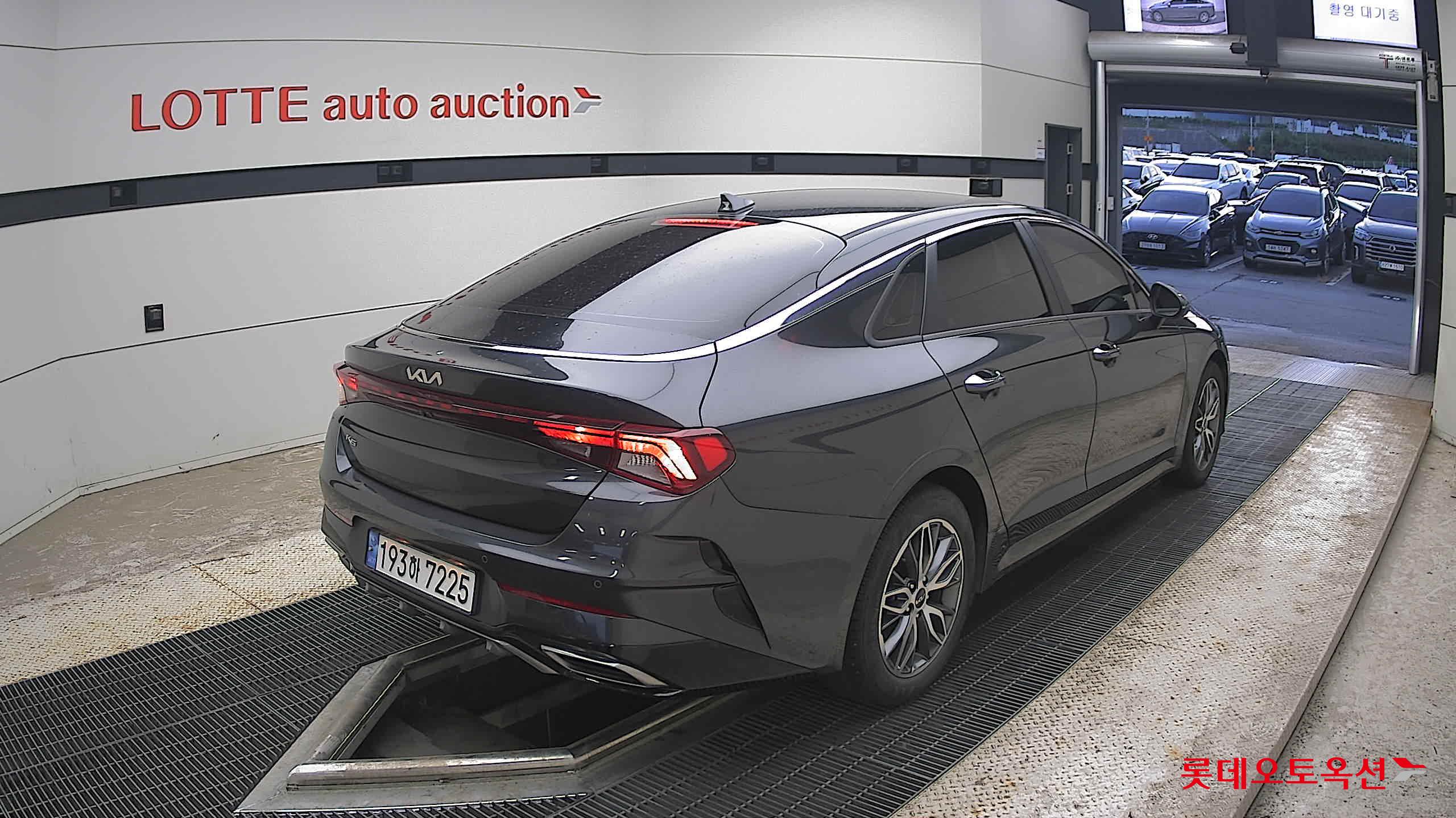 2022 - kia k5