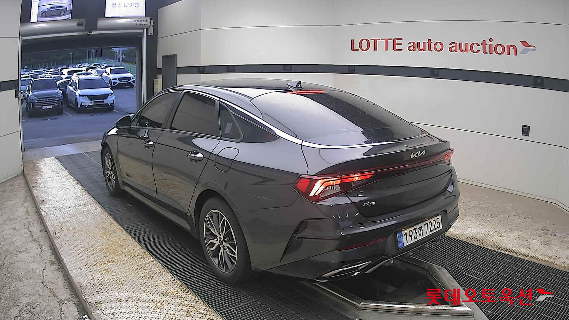 2022 - kia k5