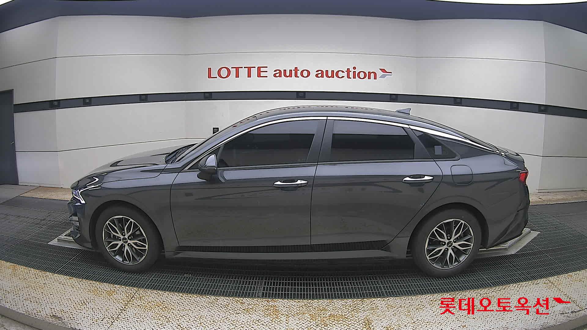 2022 - kia k5