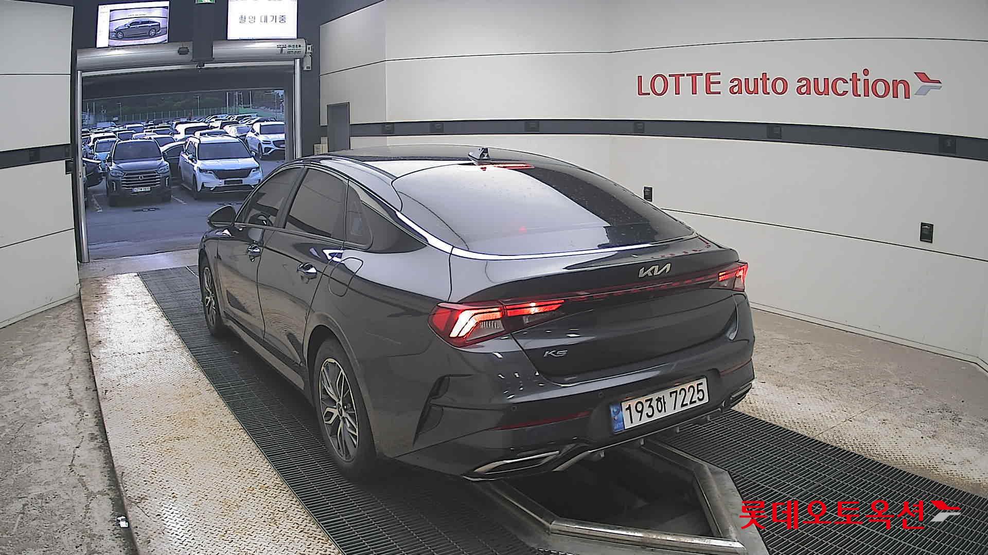 2022 - kia k5