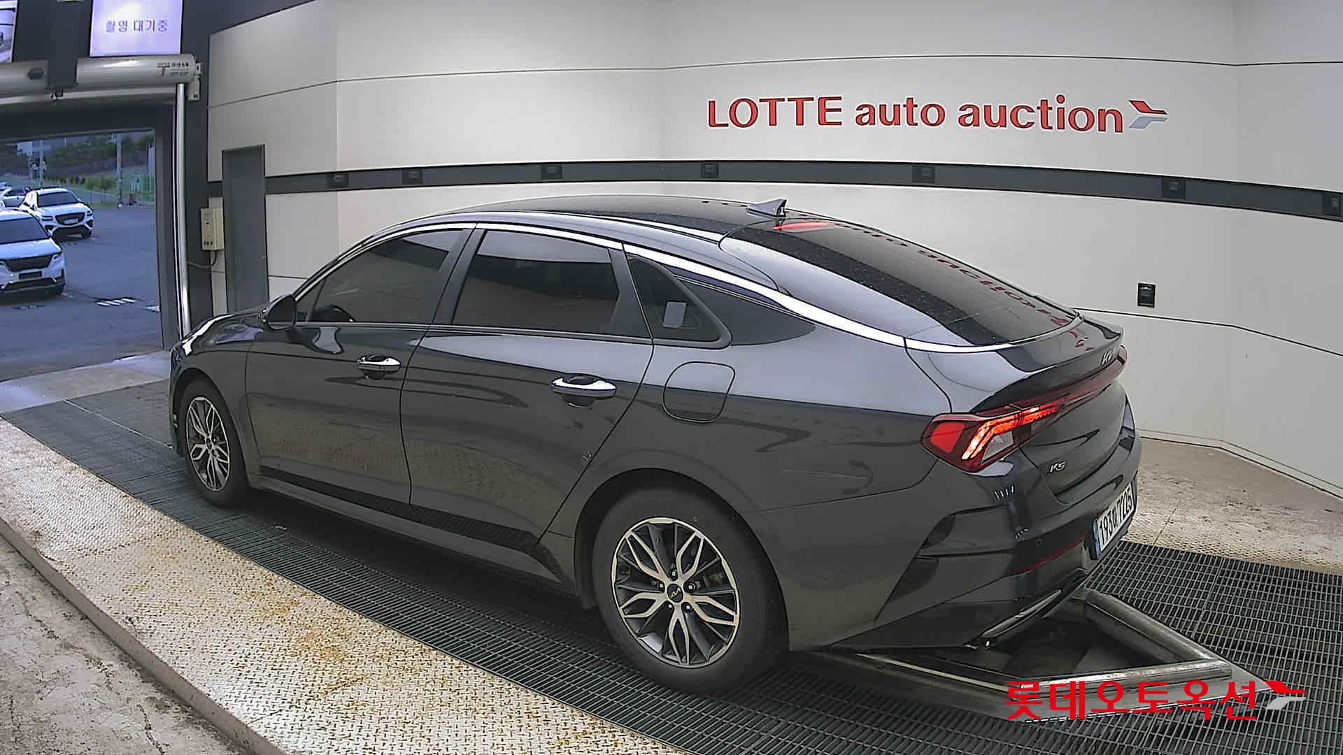 2022 - kia k5