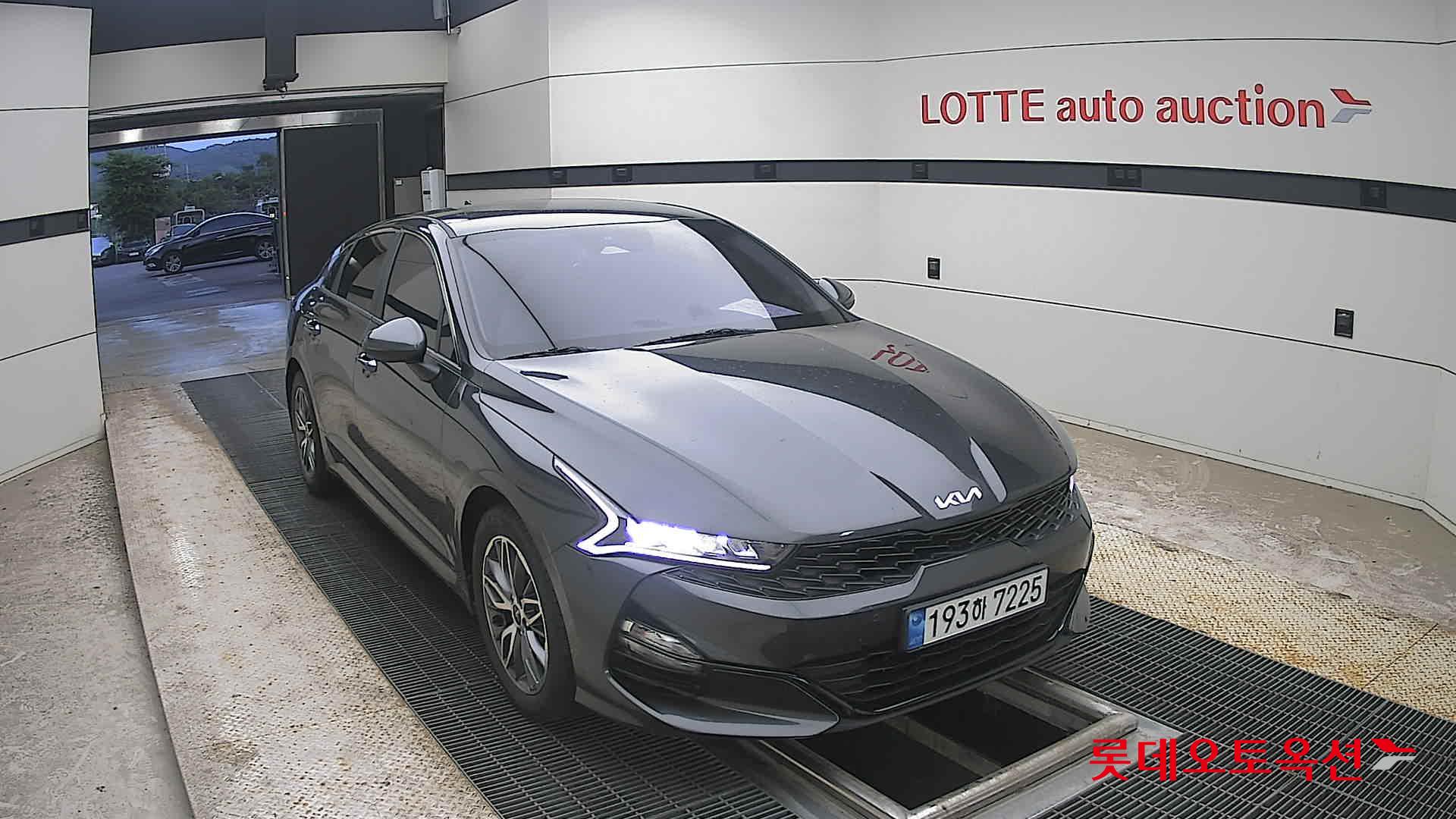 2022 - kia k5
