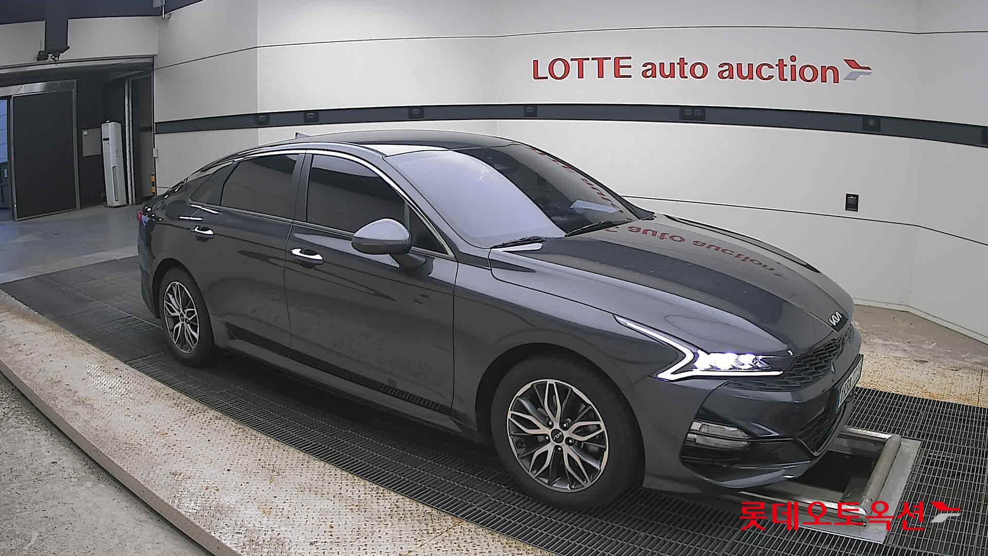 2022 - kia k5