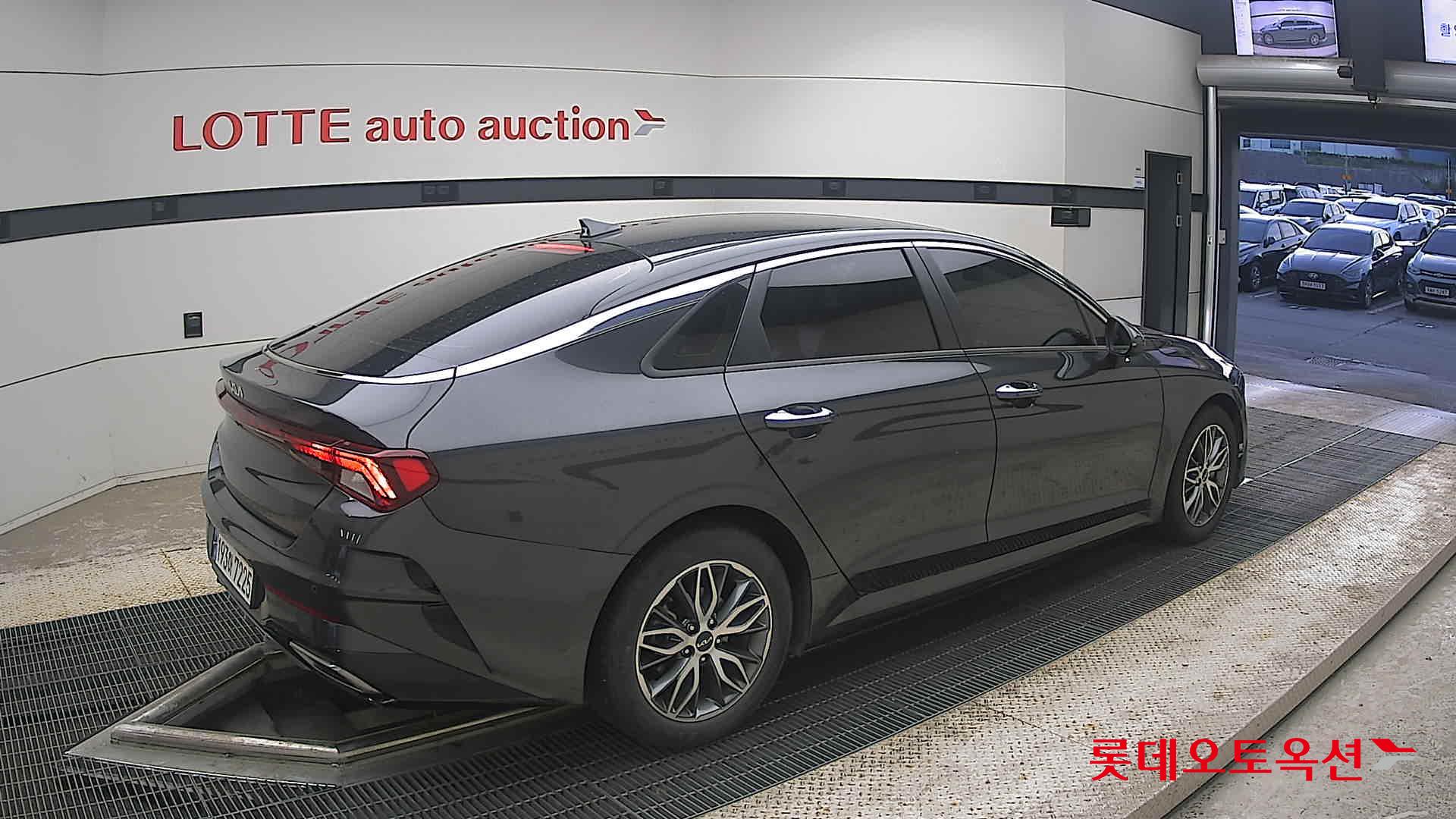 2022 - kia k5