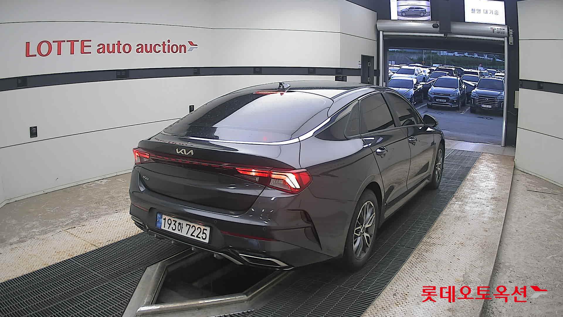 2022 - kia k5