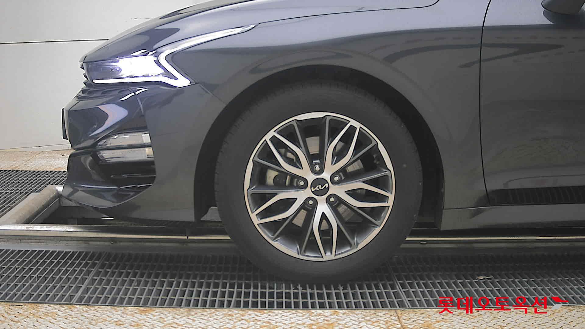 2022 - kia k5