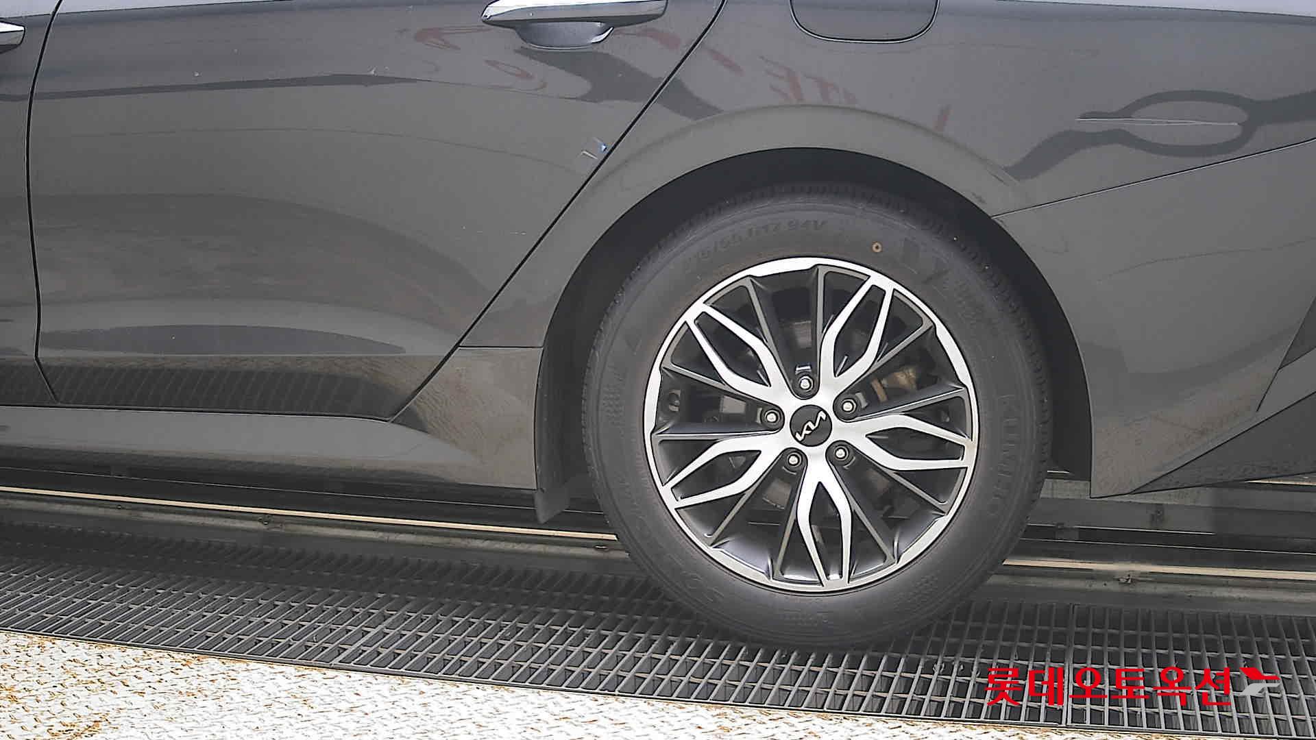 2022 - kia k5