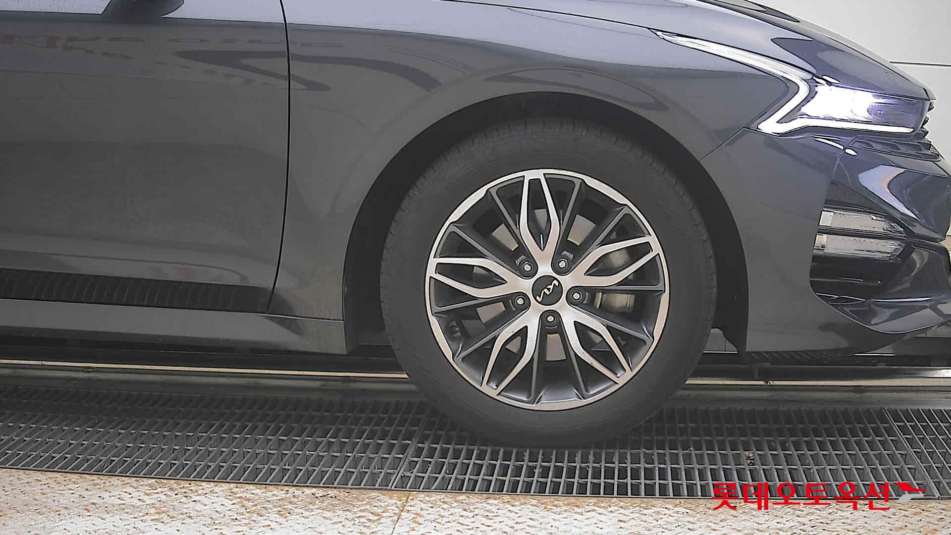 2022 - kia k5