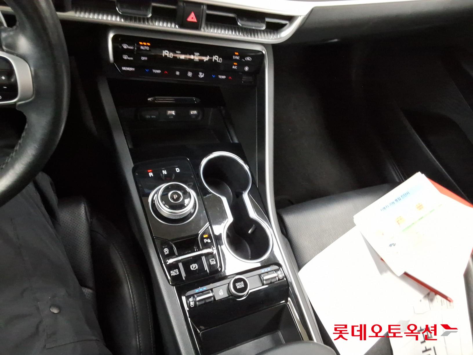 2022 - kia k5