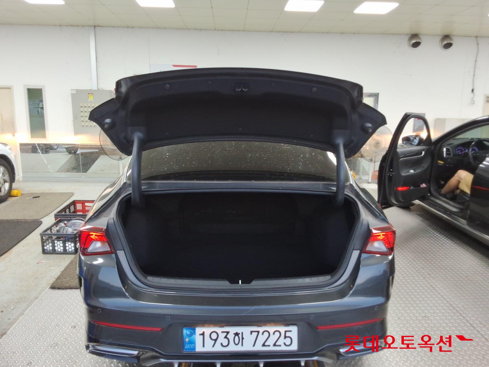 2022 - kia k5