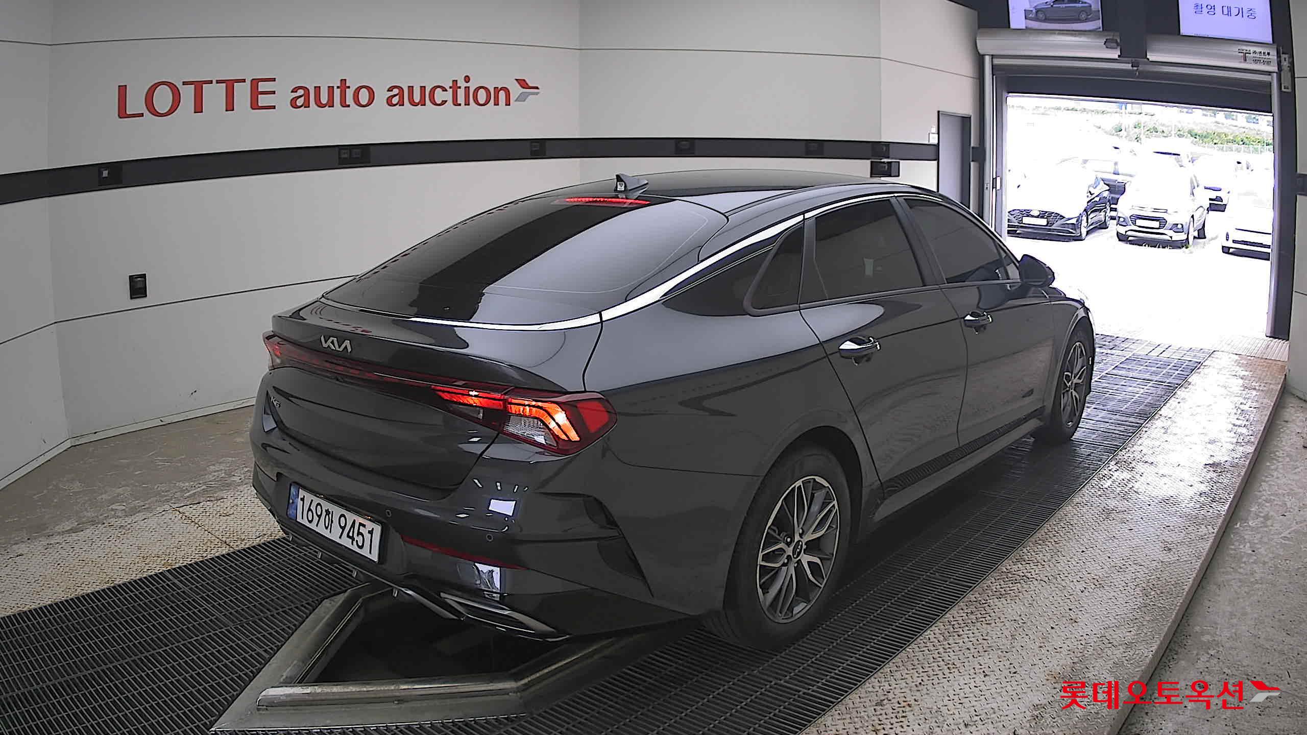 2022 - kia k5