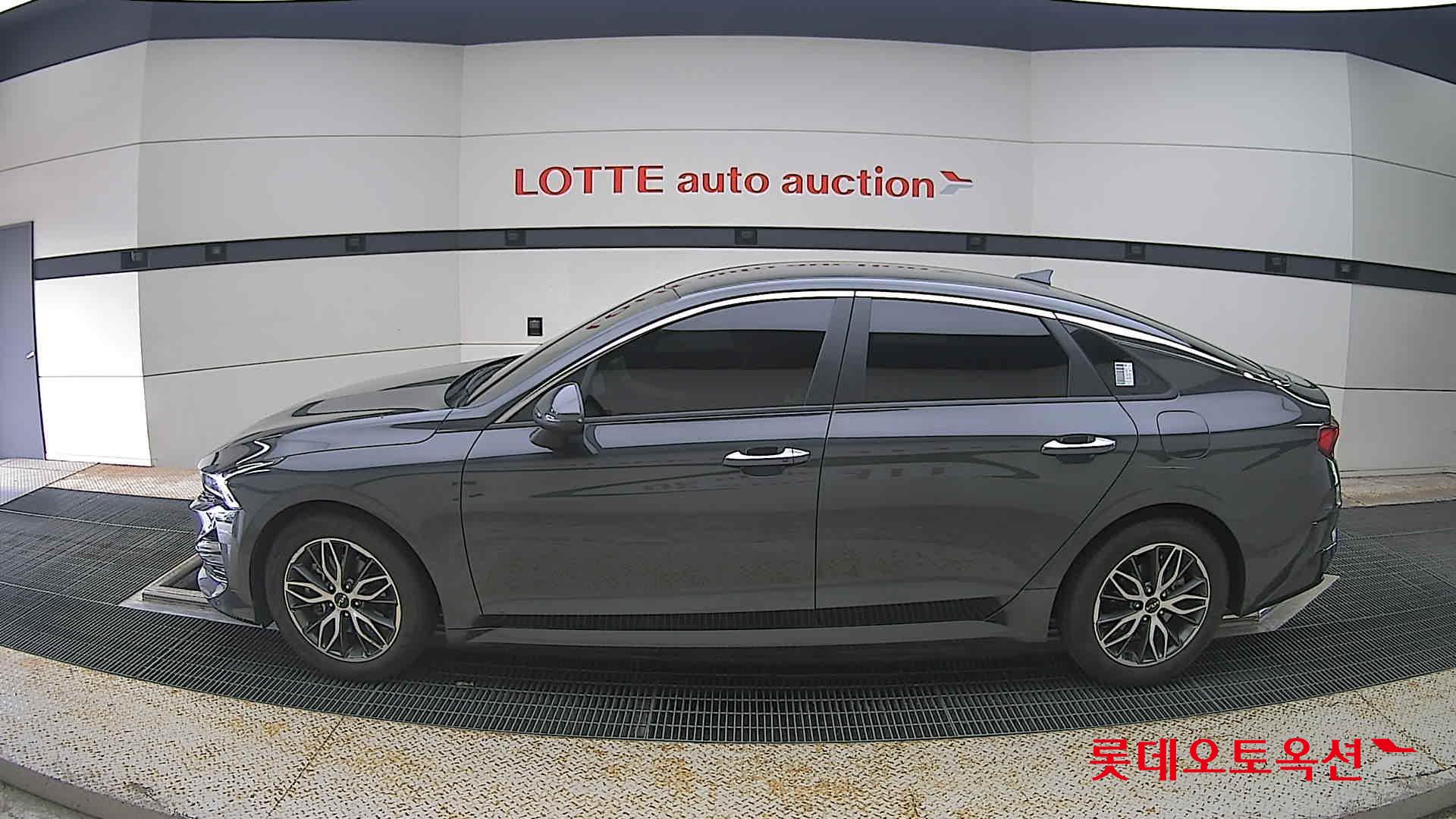 2022 - kia k5
