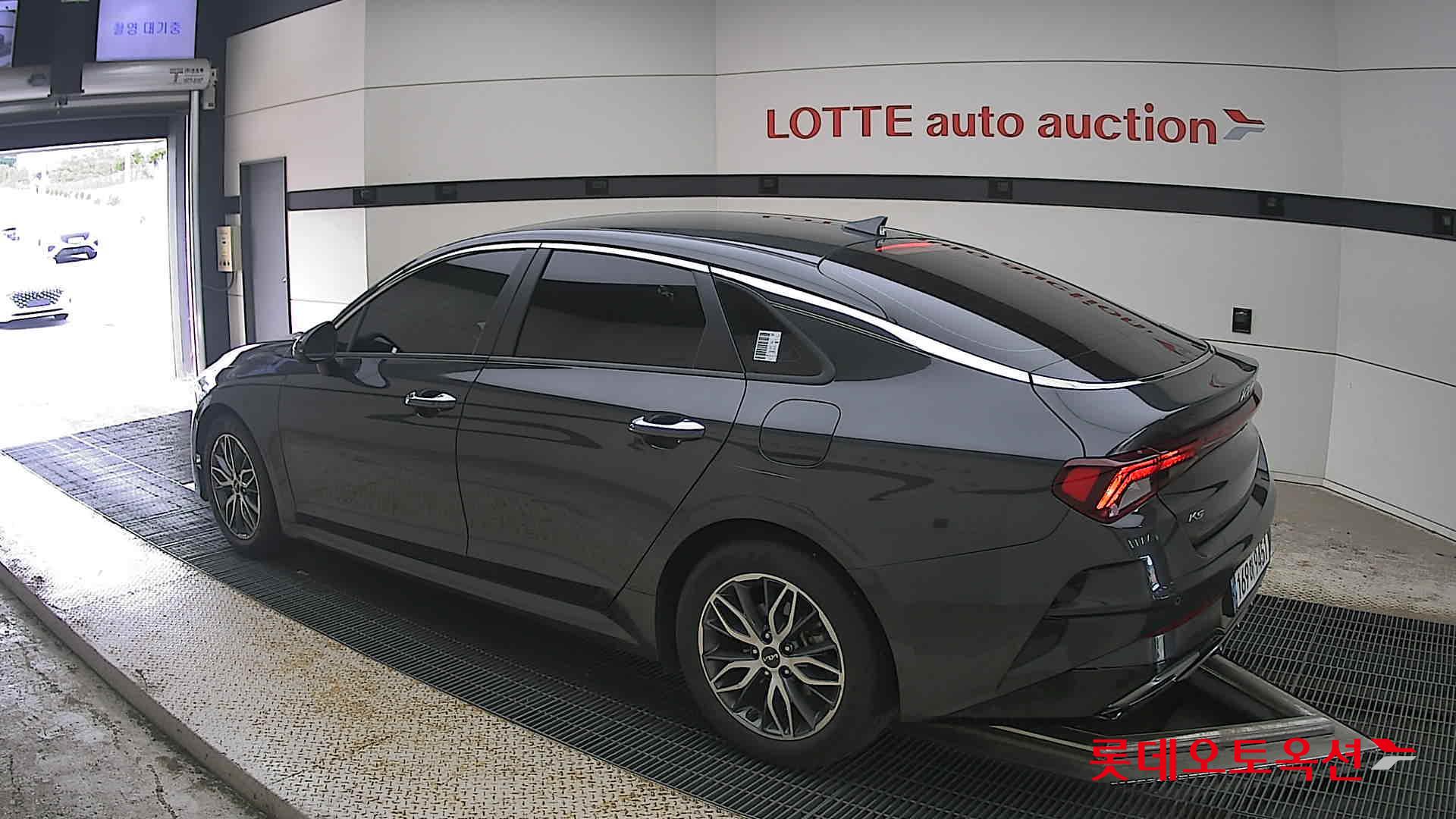 2022 - kia k5
