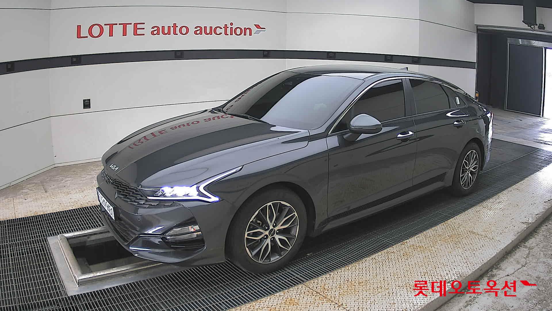 2022 - kia k5