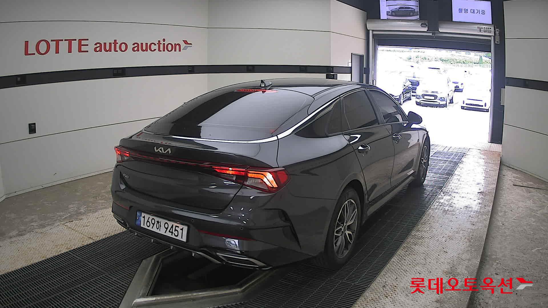 2022 - kia k5