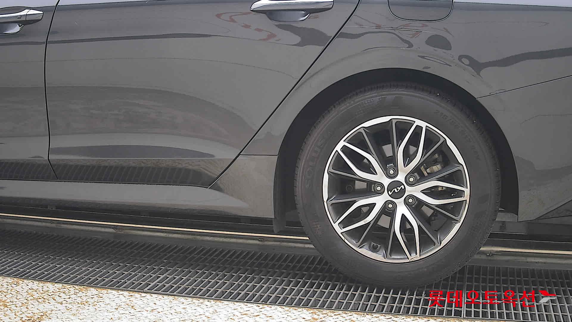 2022 - kia k5