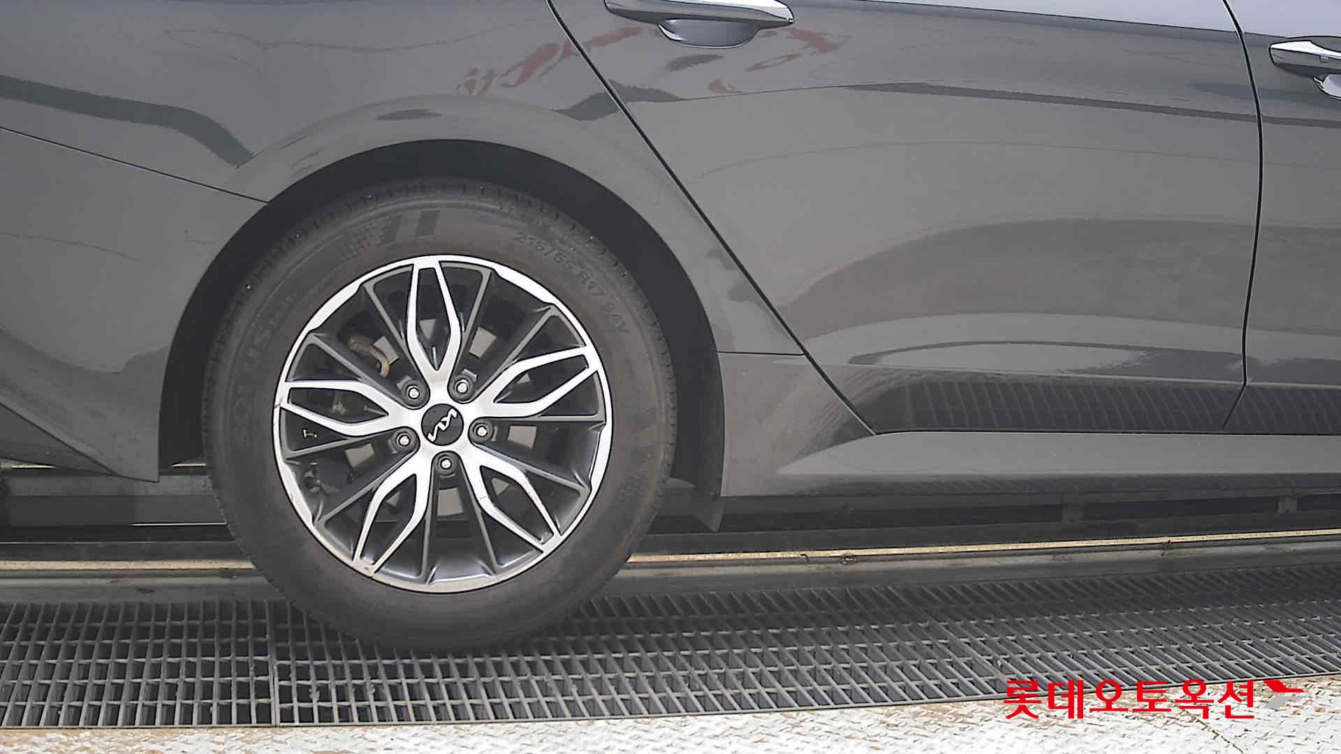 2022 - kia k5