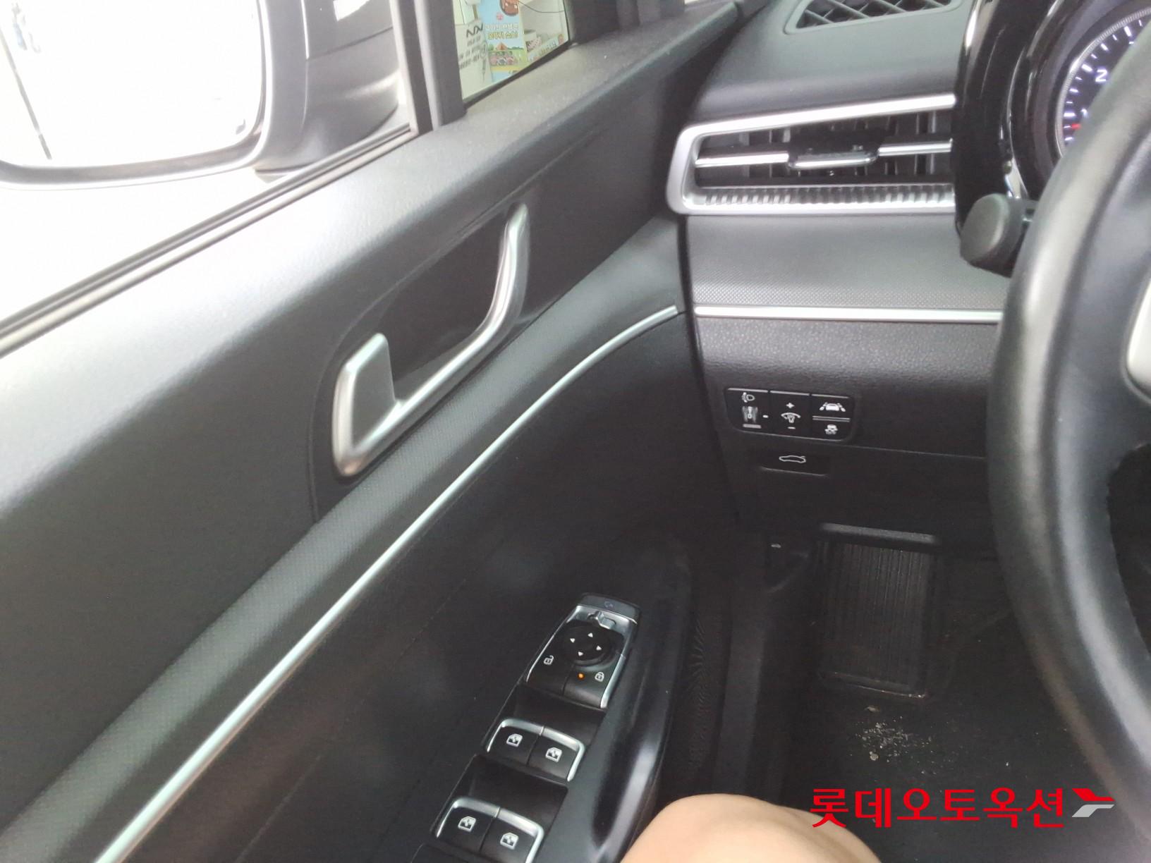 2022 - kia k5
