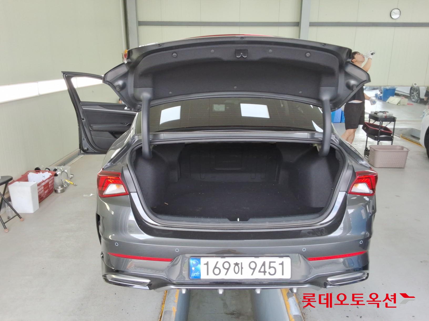 2022 - kia k5