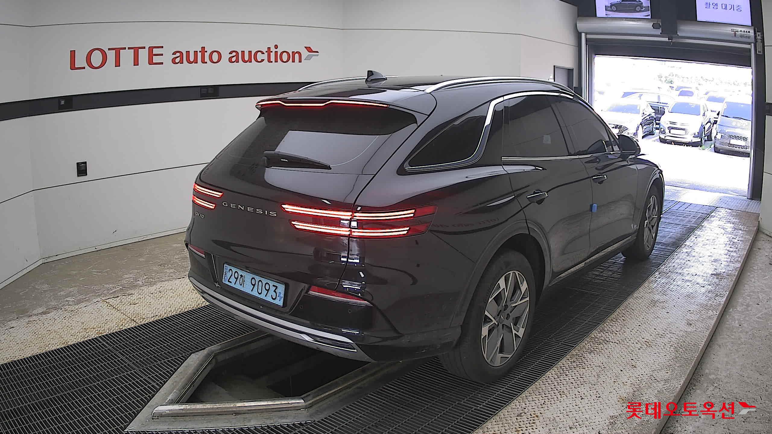 2022 - genesis gv70
