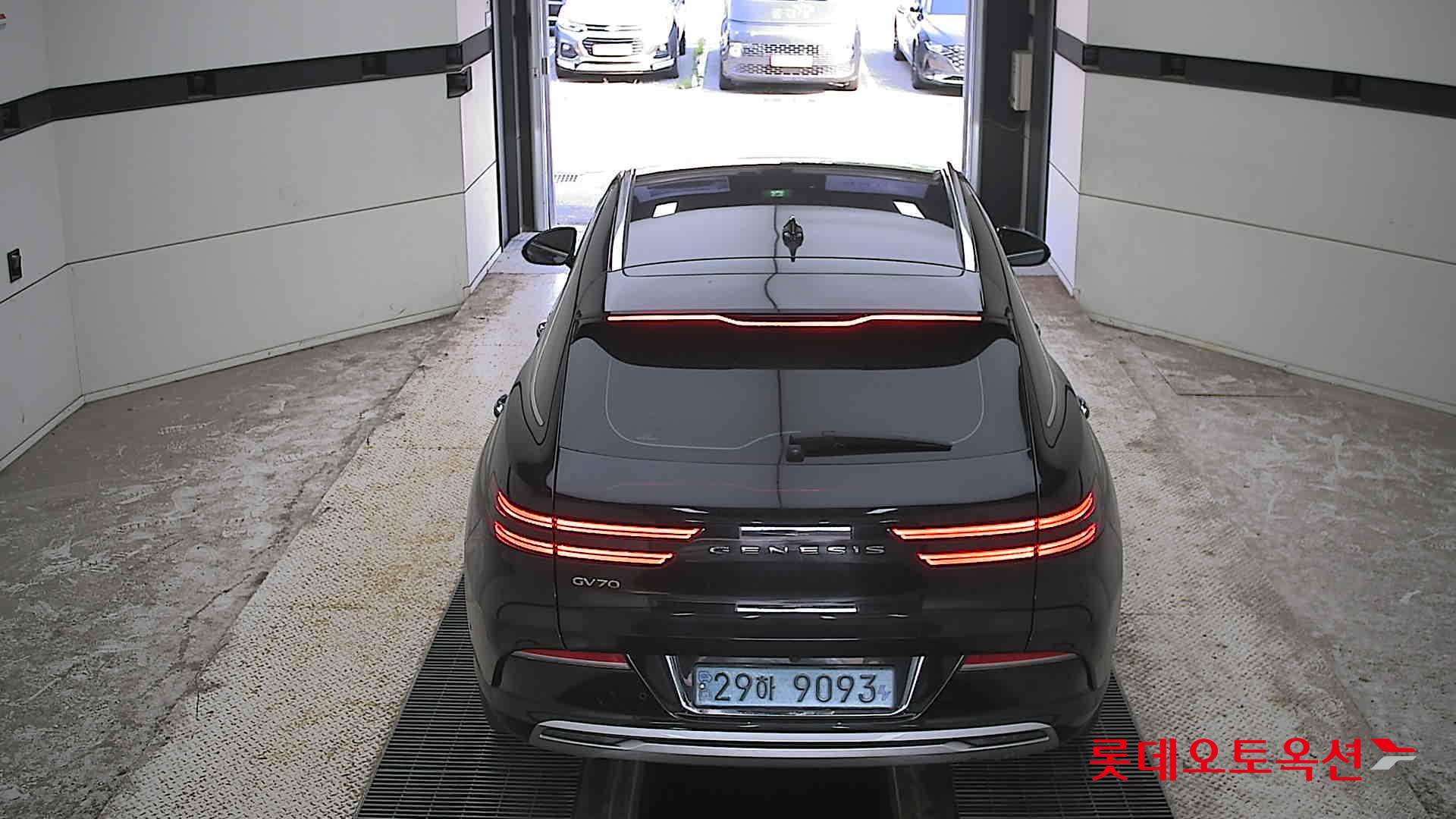 2022 - genesis gv70